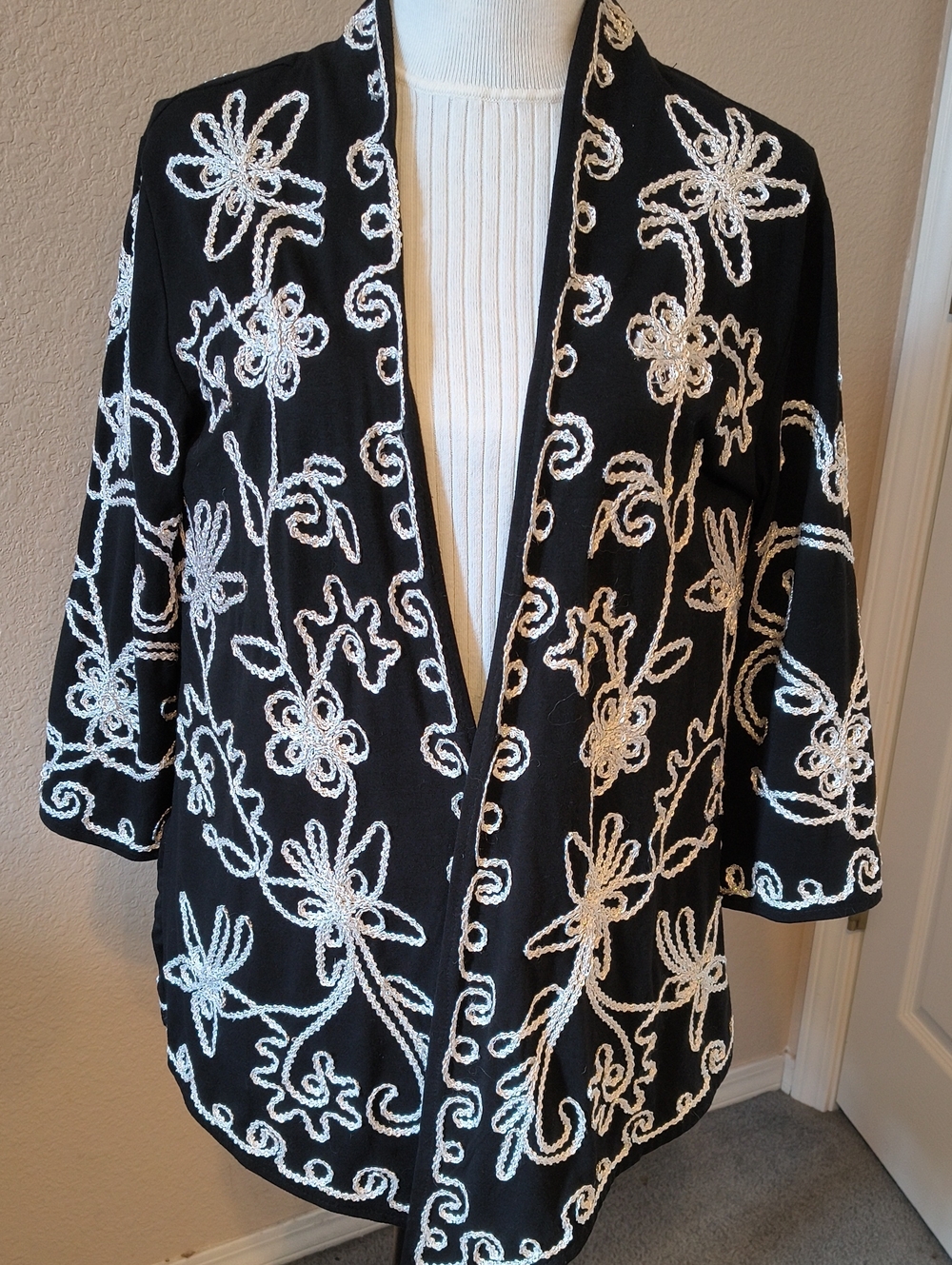 Lauren Michelle Black Open-Front Cardigan with White Floral Embroidery XL